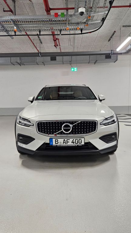 Bild des Angebotes Volvo V60 Cross Country D4 AWD Geartronic Pro