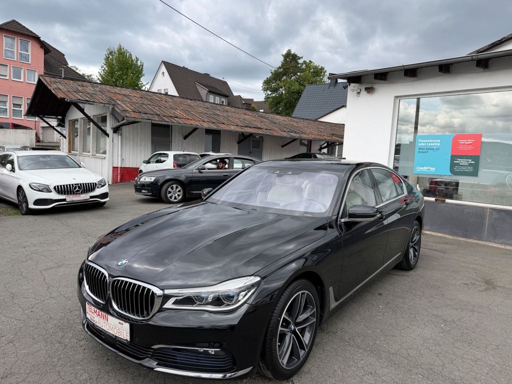 Bild des Angebotes BMW 750 i xDrive/NAVI/Head-UP/Harman/Kardon