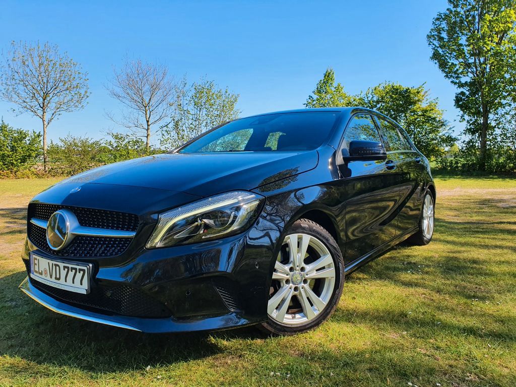 Bild des Angebotes Mercedes-Benz Mercedes A250 2.0 T | 7G-DCT | Ambiente