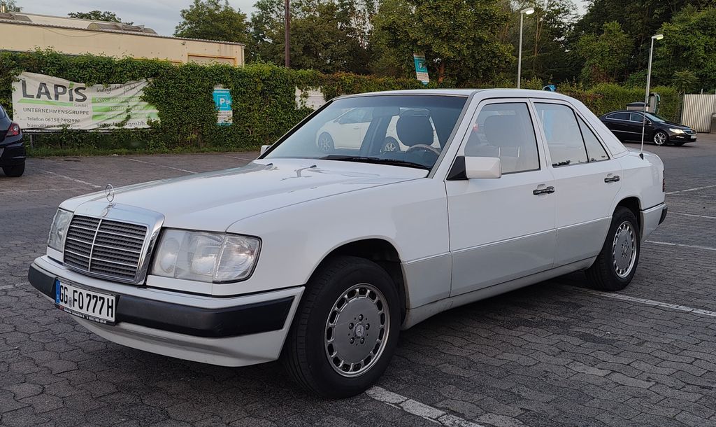 Mercedes-Benz W124 200D
