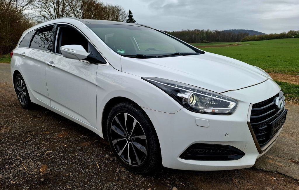 Bild des Angebotes Hyundai i40 cw blue Family +