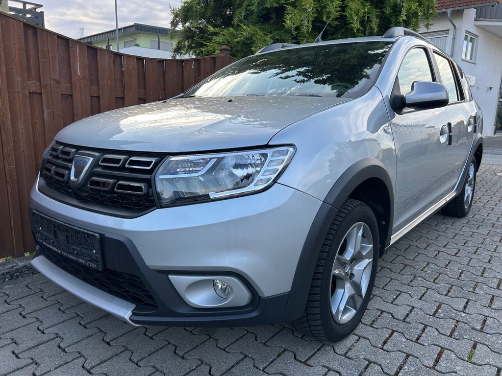 Bild des Angebotes Dacia Logan MCV TCe 90 Kombi Stepway Celebration Aut.