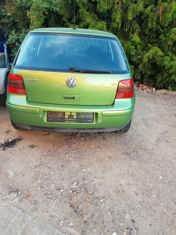 Volkswagen Golf 1.6 Basis