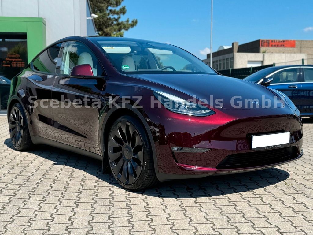 Bild des Angebotes Tesla Model Y Performance  AWD /Midnight Cherry Red
