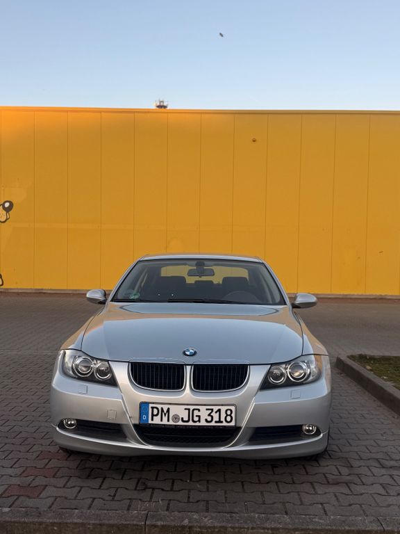 Bild des Angebotes BMW 318i - Tüv bis 2028