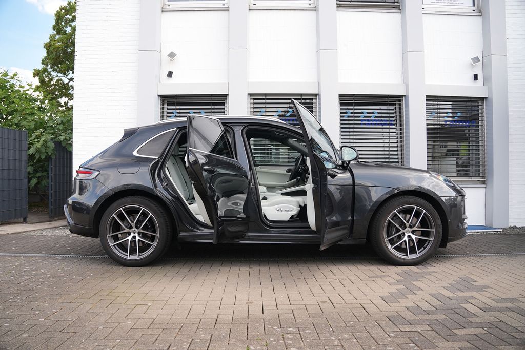 Bild des Angebotes Porsche Macan LEDER KREIDE-ACC-LUFTF-PANO-SPORTABG.-VOLL