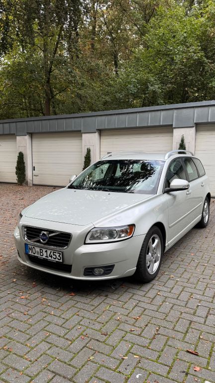 Bild des Angebotes Volvo V50 5-Zylinder | Service Neu | Scheckheft Volvo