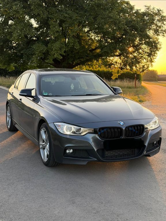 Bild des Angebotes BMW 328i xDrive M-Paket ab Werk