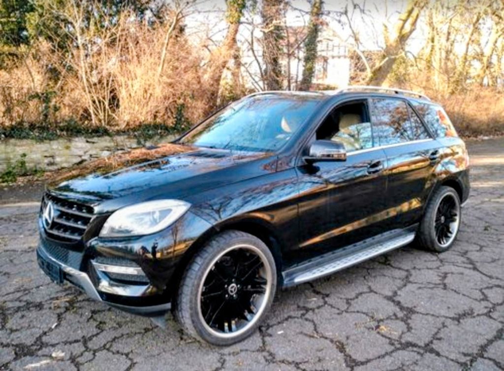 Bild des Angebotes Mercedes-Benz ML 350CDİ AMG LİNE 22" Alu AHK Schiebedach