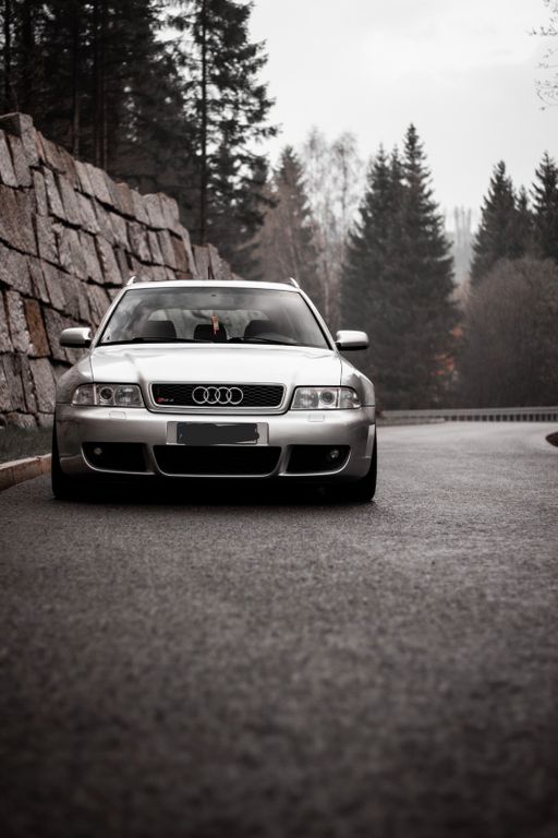 Audi RS4 2.7 quattro -