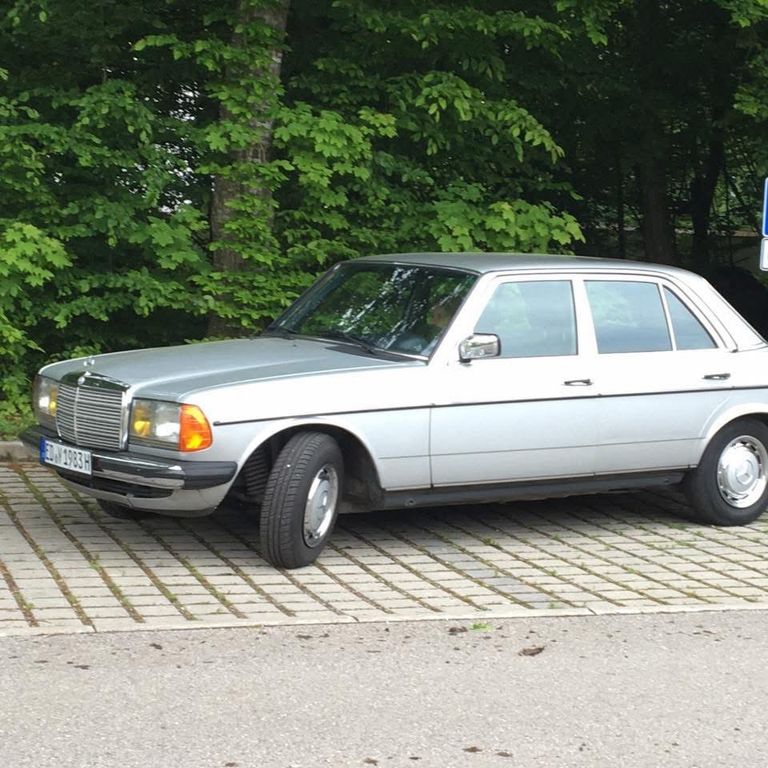 Mercedes-Benz 230