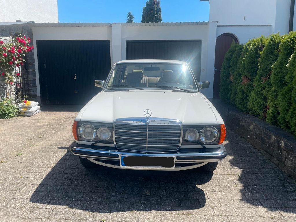 Bild des Angebotes Mercedes-Benz E 230