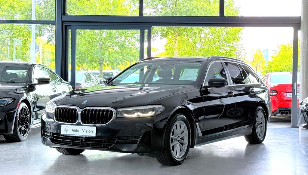 Bild des Angebotes BMW 520d xDrive (G31) *LED*SHZ*AHK*AppleCP*Andr.Auto