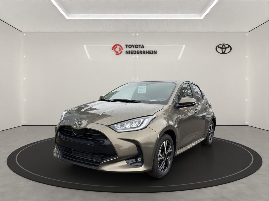 Bild des Angebotes Toyota Yaris Hybrid Teamplayer 1.5 +COMFORT PAKET