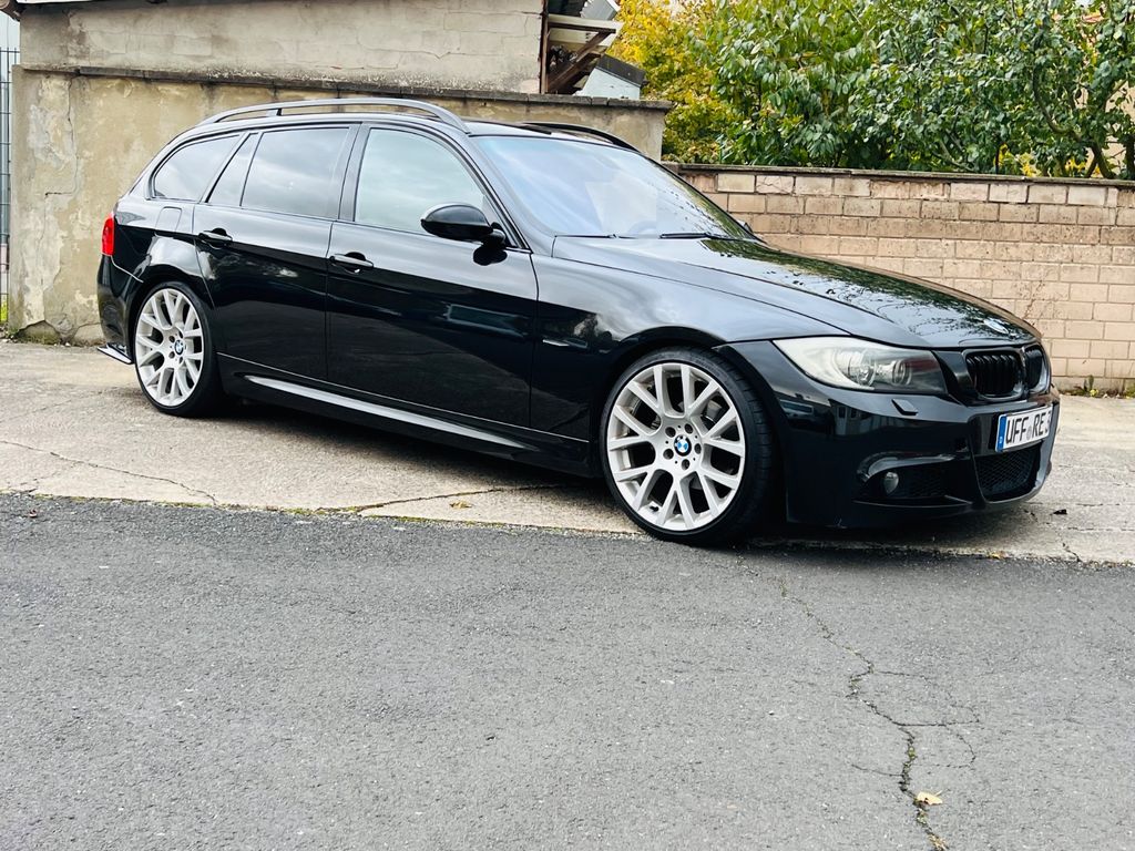 Bild des Angebotes BMW 320i touring -