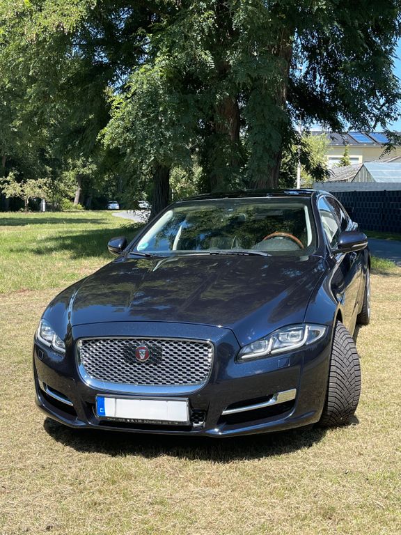 Jaguar XJ Premium Luxury 3.0 V6 Kompr. AWD Langv. P...
