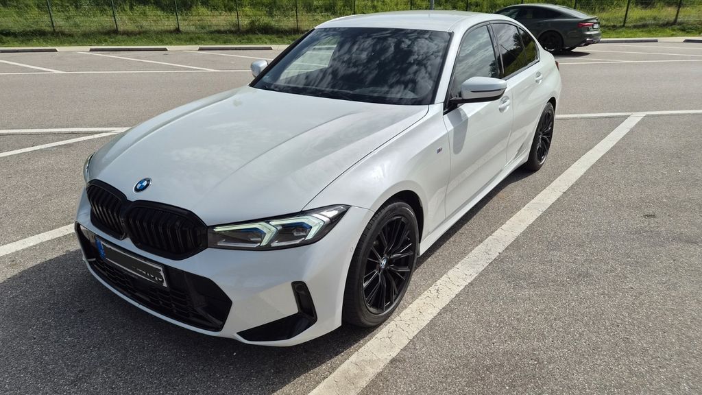 Bild des Angebotes BMW 330i xDrive M-Sport/ACC/HuD/Akustik/Memory