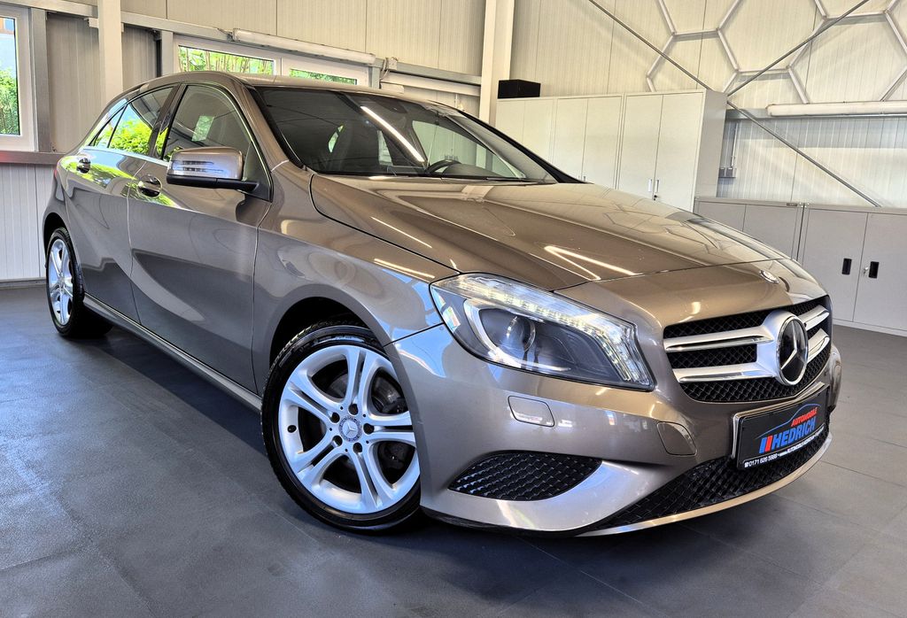 Bild des Angebotes Mercedes-Benz A 180 BlueEfficiency Urban|NAVI|SITZHEIZUNG