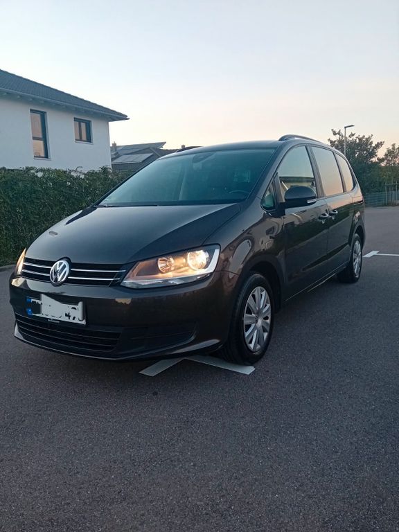 Bild des Angebotes Volkswagen Sharan 2.0 TDI SCR DSG Comfortline Black Style