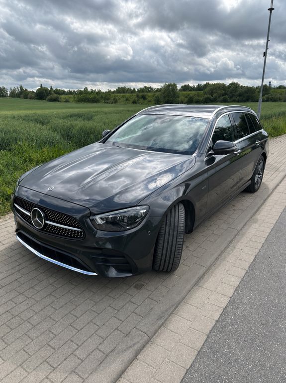 Bild des Angebotes Mercedes-Benz E 300 de 4MATIC T Autom. -