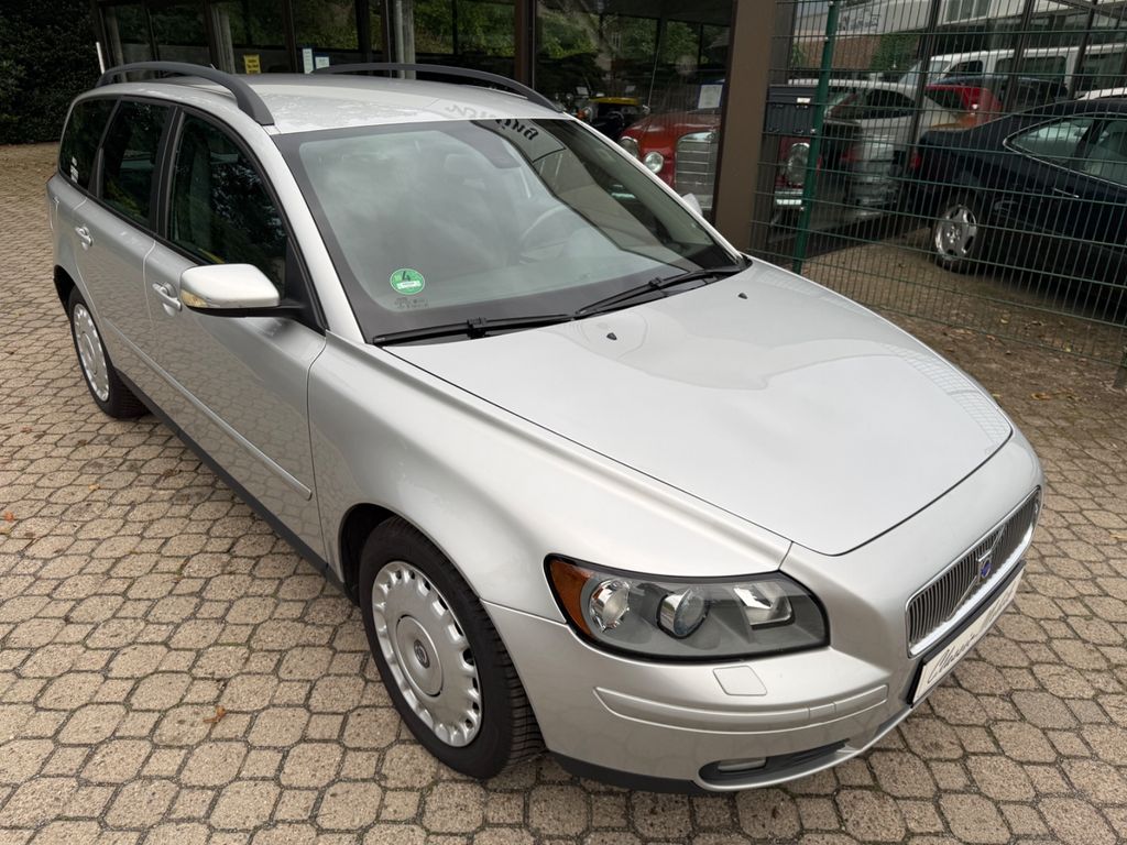 Bild des Angebotes Volvo V50 Kombi 2.0 D Momentum