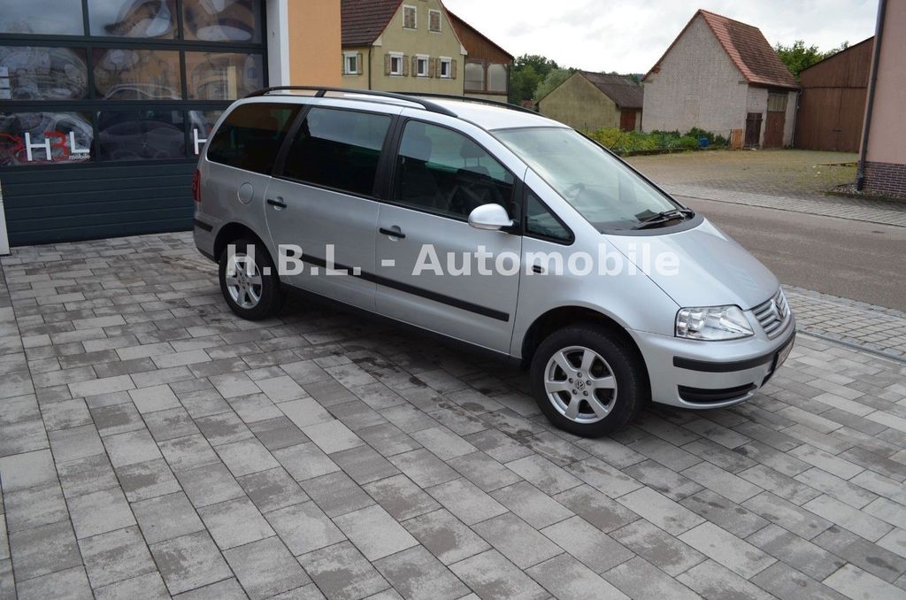Bild des Angebotes Volkswagen Sharan 2,0 Trendline/7-Sitze/Klima/SHZ/KD neu