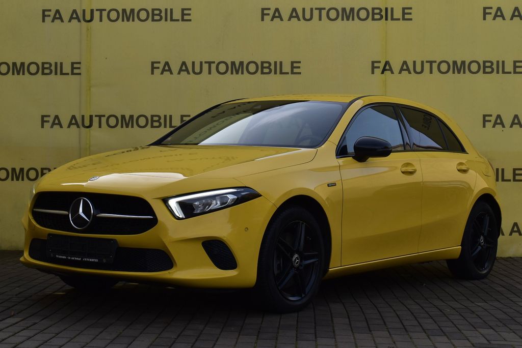 Bild des Angebotes Mercedes-Benz A 250 E/NAVI/SHZ/LED/PDC/LEDER/