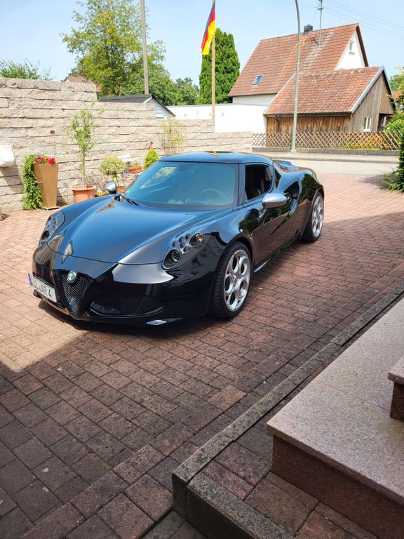 Bild des Angebotes Alfa Romeo 4C 1.8 TBi 16V - Coupe / Black Beauty