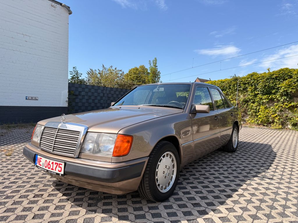 Bild des Angebotes Mercedes-Benz E 260 W124 Limusine Rentnerfahrzeug