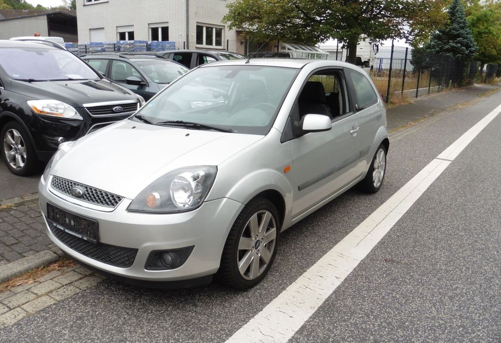 Bild des Angebotes Ford Fiesta 1.6 Ghia Automatik