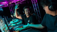 Gewinnen Sie ein Gaming-Wochenende für zehn Personen